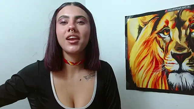 Divinejewel444 webcam