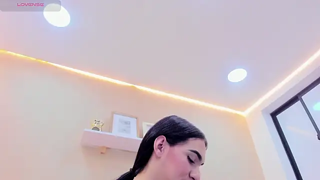 mia_thompson_19 - Mia_thompson_19's free webcam - UK Sex Cams