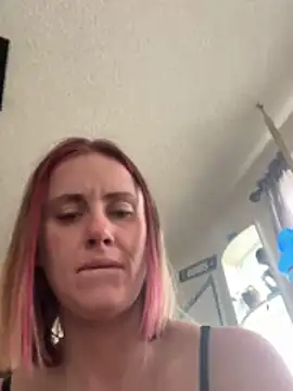 clumsylink - ClumsyLink's free webcam - UK Sex Cams