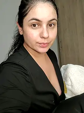 Webcam Model (Lia_Hurley)  is live.Free join now!