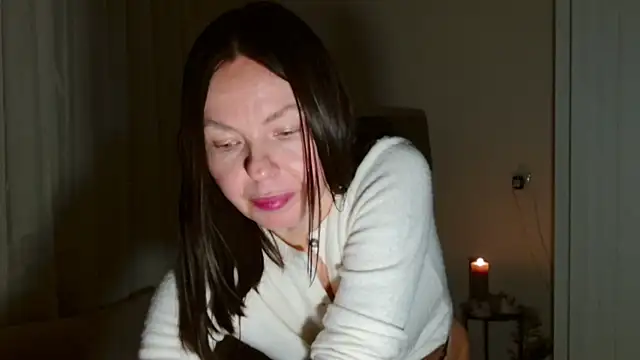 LittleNicolee webcam