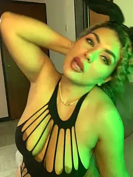 tianarios_pink - TianaRios_Pink's free webcam