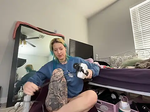 Webcam Model (MissCumberdale)  is live.Free join now!