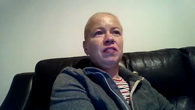 jennyblondeuk webcam