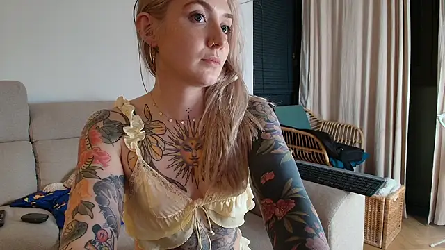 tattoobbgirl webcam