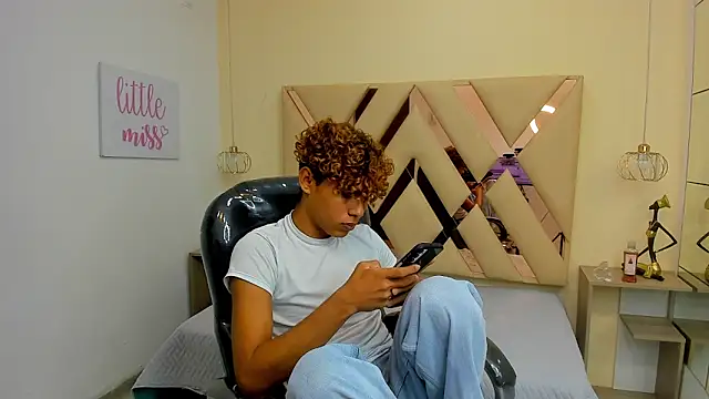 Anyelo_Twink webcam