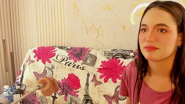 nhoanbrunette - NhoanBrunette's free webcam