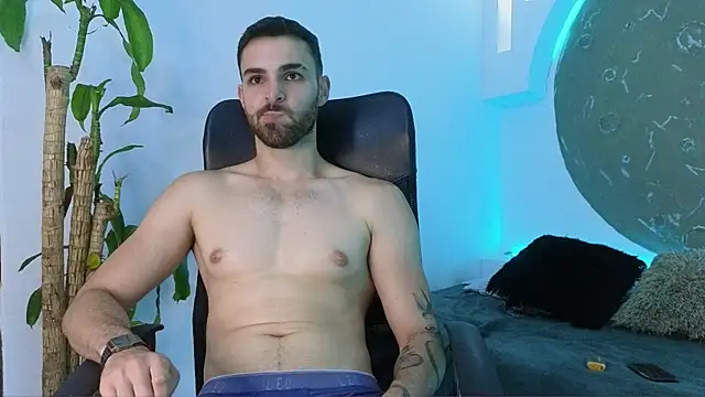 apolo_lux1 (M young) - PLAY WITH MY ASS W DILDO