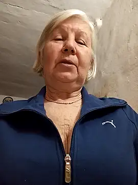 Webcam Model (KlaudiaDarling)  is live.Free join now!