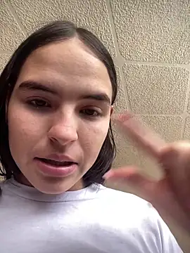 lariquita (Ask my age) - Y traigo una Polla de verdad