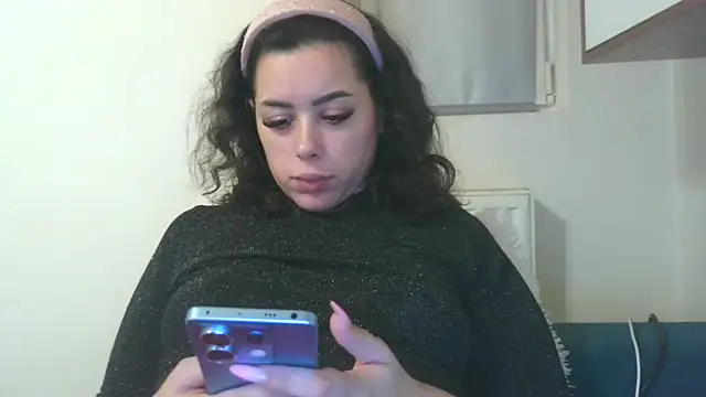 LovelyJulliette webcam