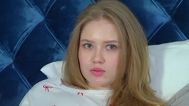 SelinSwarovski webcam