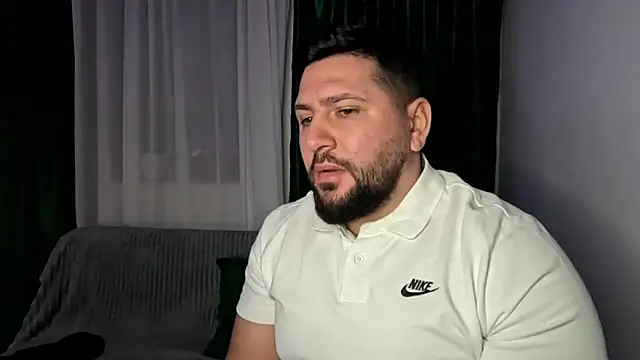 Gold_Alpha_Boy webcam