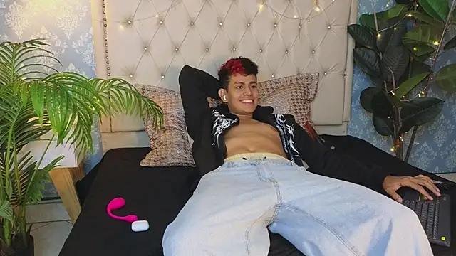 Blakee_Blossom webcam