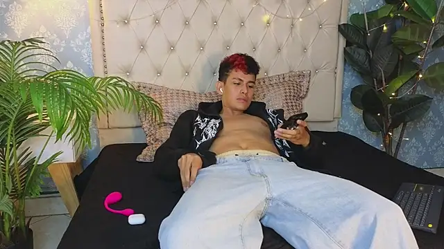 blakee_blossom - Blakee_Blossom's free webcam - UK Sex Cams