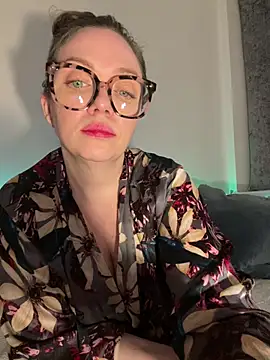 Webcam Model (FemDom_RubyKnightXXO)  is live.Free join now!