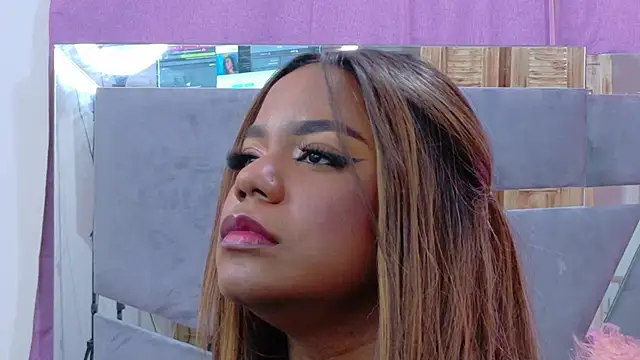 LorraiineJohnson webcam