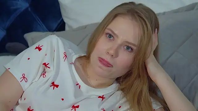 SelinSwarovski webcam