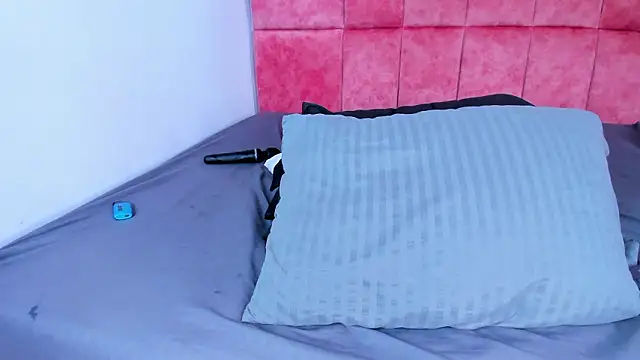 kittyy_milk_001 webcam