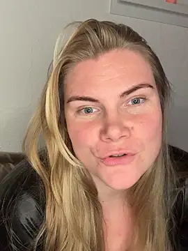 SexyBlondJoanna – webcam model profile photo