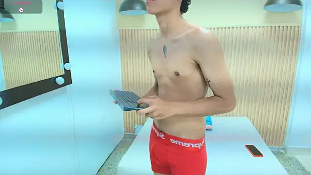 frayhot777 (M twink) - show cum 💦