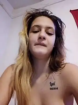 Themaskedgirl21 webcam