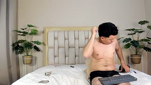 dannandsebastian - DannandSebastian's free webcam - UK Sex Cams