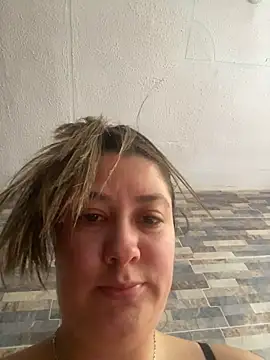 Webcam Model (Abby-LS)  is live.Free join now!