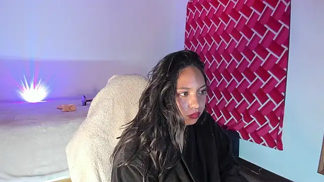 emiily15__ - Emiily15__'s free webcam - UK Sex Cams