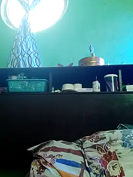 queensoreal - QueenSoreal's free webcam - UK Sex Cams