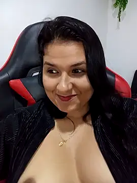 Webcam Model (elena_jonees)  is live.Free join now!