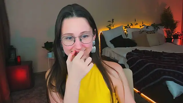 YourLovellyStory webcam