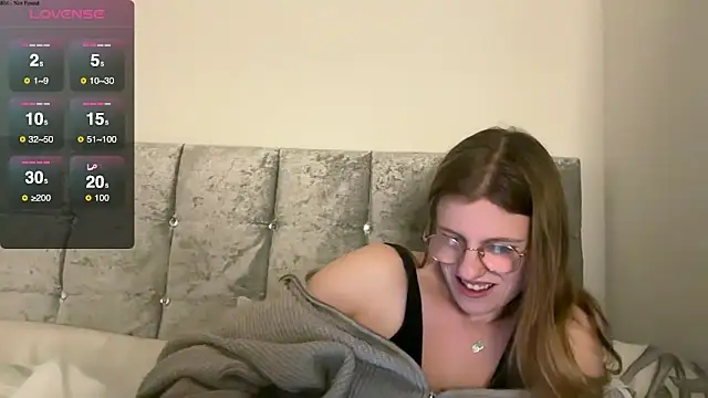 BustyKellyXXX webcam