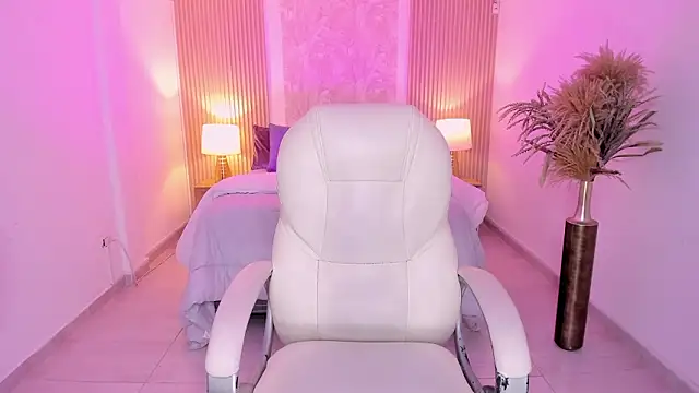 ellie_evans_ - Ellie_evans_'s free webcam - UK Sex Cams