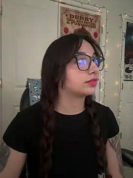 CharmingMaddie webcam