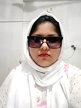 Webcam Model (Nusrat-N)  is live.Free join now!