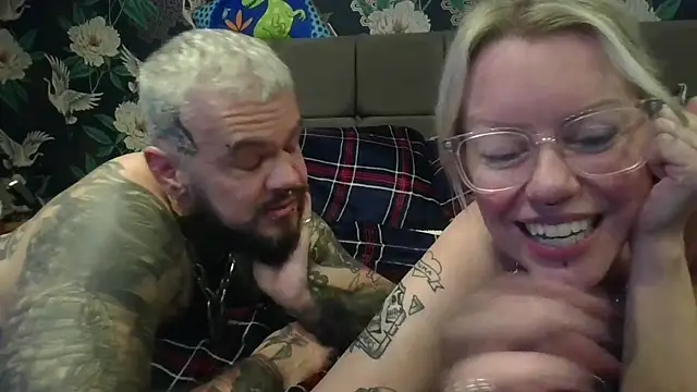 trans_man_and_his_dom webcam