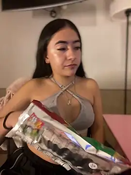 AuroraJohns_Pink webcam