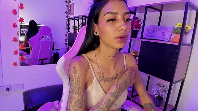 KarlaSlutSkinny__ webcam