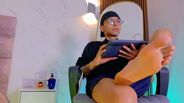 imtavo - Imtavo's free webcam - UK Sex Cams