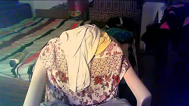 vbestshow (Ask my age) - all naked at