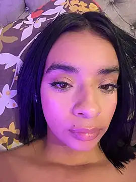 laura_fernandezii - Laura_fernandezII's free webcam - UK Sex Cams