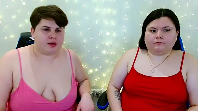 BeckyAndHellen webcam