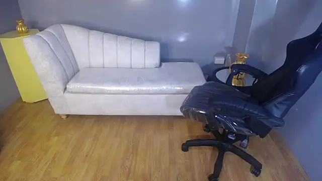 agatha_brooks_t webcam