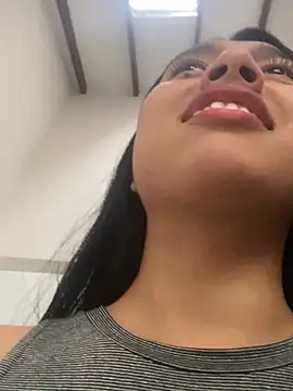 sweetlatiin_ - SweetLatiin_'s free webcam