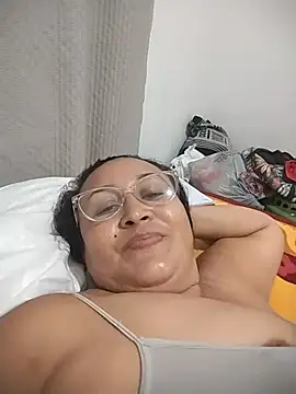 Webcam Model (Nini_Love_)  is live.Free join now!