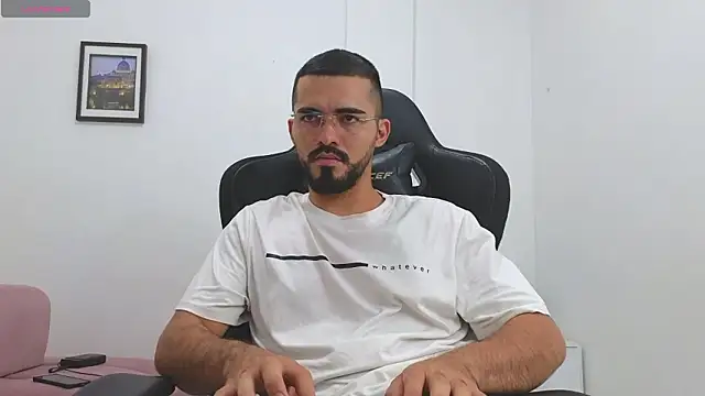 massimoo_07 - Massimoo_07's free webcam - UK Sex Cams