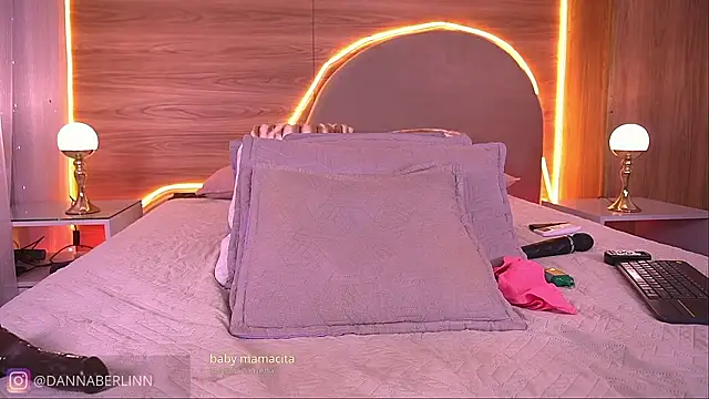 danna_berlin_ (F young) - SHOW SQUIRT