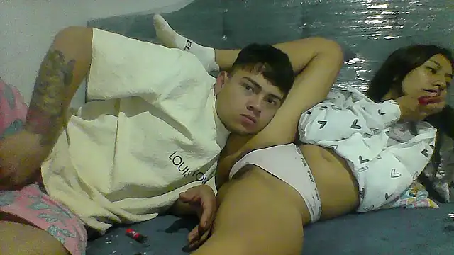 antonela_and_mack webcam