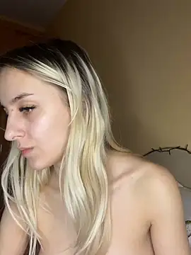 RahellaBlonde1 webcam